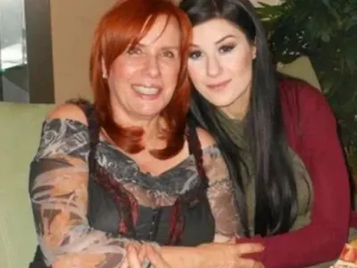 ГОРДОСТ! Щерката на Кичка Бодурова се изучи за лекар