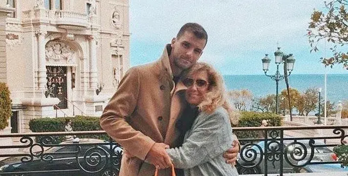 Гришо чака мама в Монако