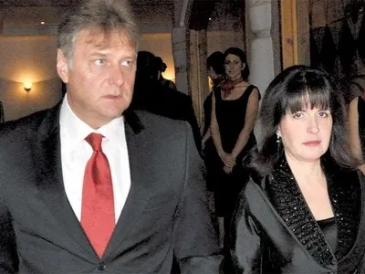 ГРЪМ: Жени Живкова се развежда