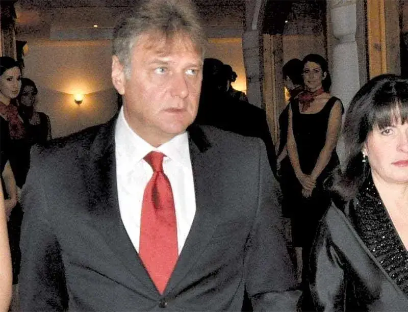 ГРЪМ: Жени Живкова се развежда