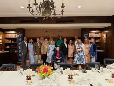 Happy Birthday! 61-вият Държавен секретар на САЩ Джеймс А. Бейкър III отпразнува 95 годишнината си