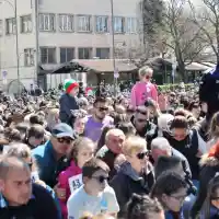 Хиляди се събраха пред "Св. Александър Невски" на протест в памет на Сияна