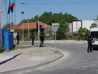 ИЗВЪНРЕДНО! Задържаха директора на митницата в Пловдив (СНИМКИ/ВИДЕО)