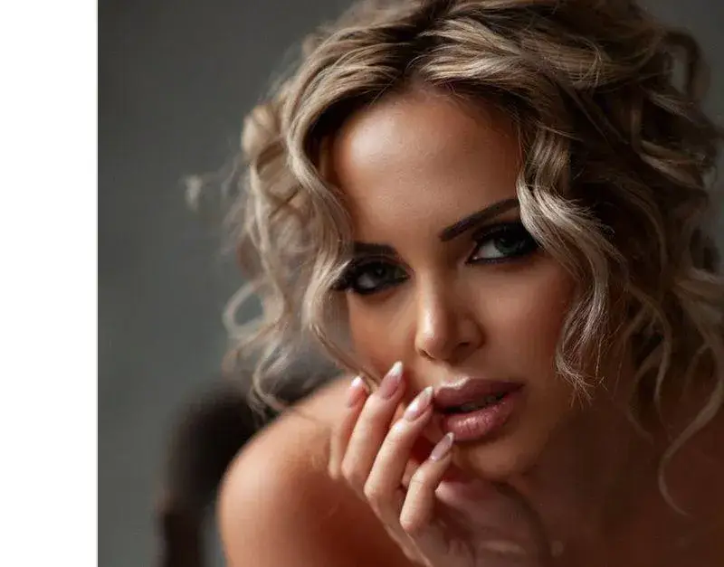 Жанета Осипова си забрави сутиена (СНИМКИ)