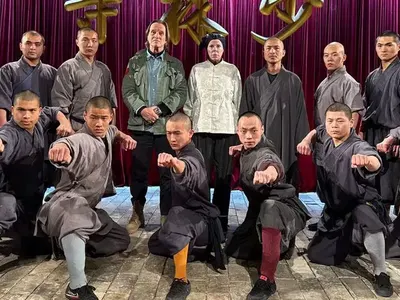 Княгиня Калина раздава шутове в „Шаолин СНИМКИ