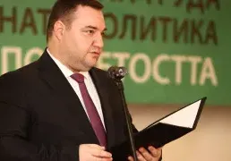Къде (пак) спи Кьовеши? Шефът на Агенцията по заетостта Смилен Вълов краде еврофондове, урежда мангали с по 6 бона заплата