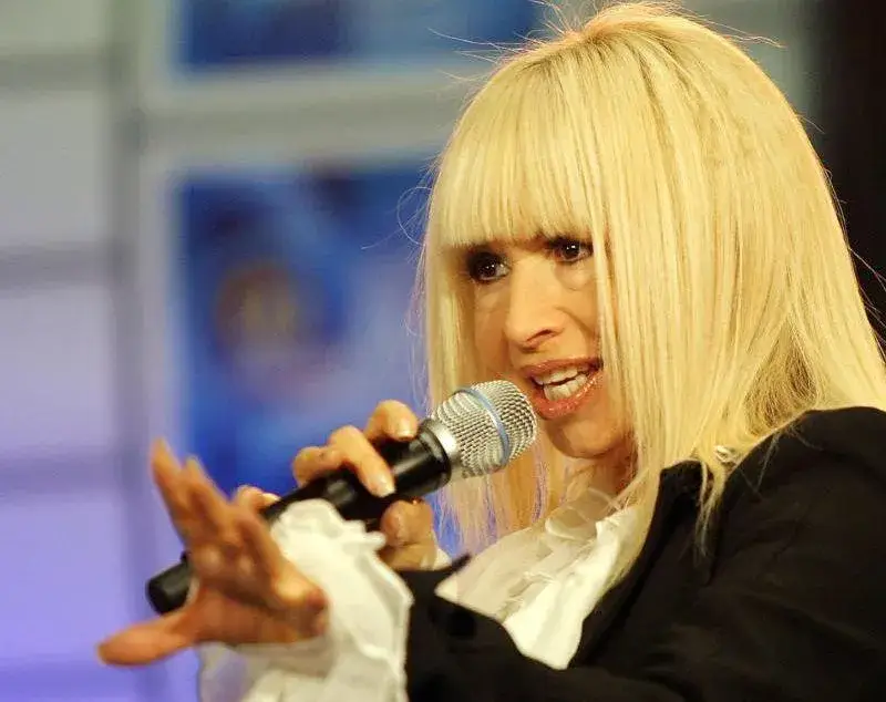 Лили Иванова разпродаде концерта си в Народния