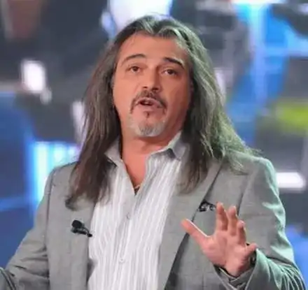 Маги Халваджиян яде само вредно