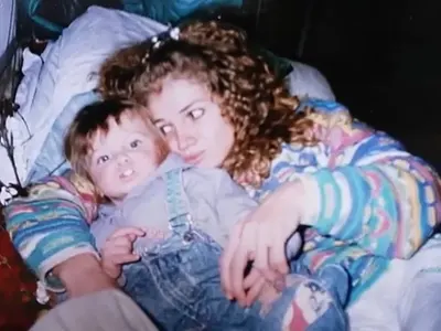 Майката на Нанси Карабойчева по-голяма красавица от нея