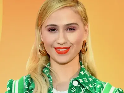 Мария Бакалова  ошамари яко Васил Драганов