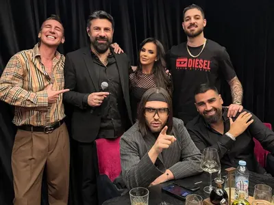 Мария сияе в мъжка компания! Виж с кого засякоха певицата да купонясва