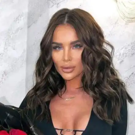 Мартина обръща гръб на Елвиса