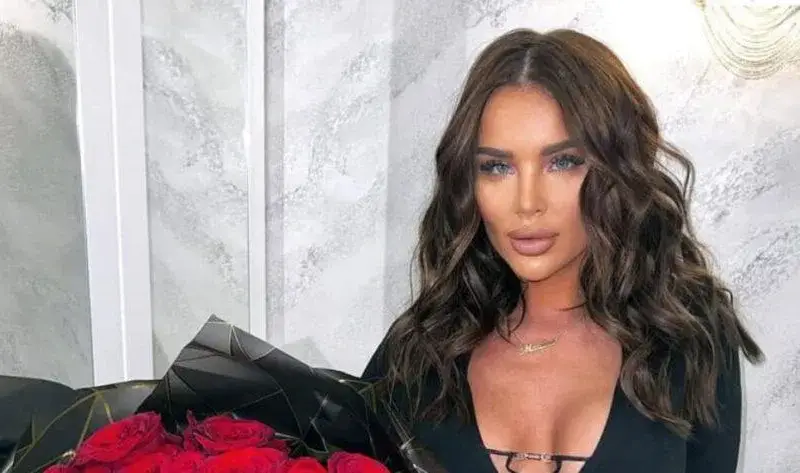 Мартина обръща гръб на Елвиса