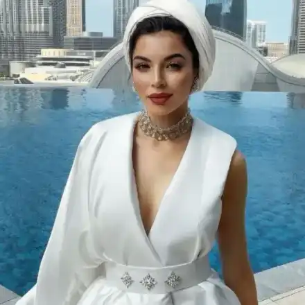 Мегз бърза за Дубай