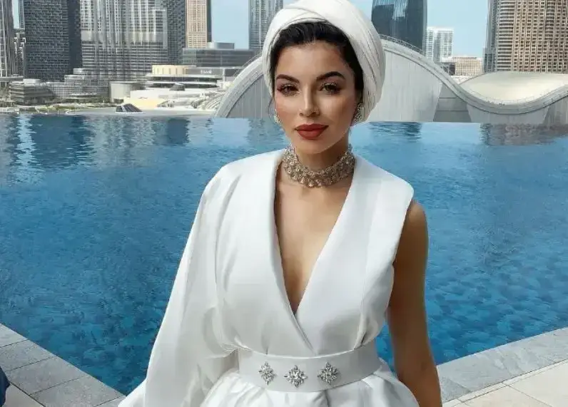 Мегз бърза за Дубай