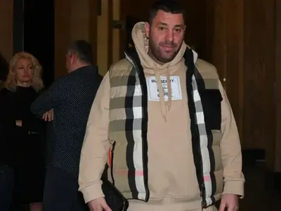 Миро Дзвера трепери за живота си, подкара брониран „Мерцедес“