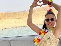 Мис Вселена Маги Вълчанова почива на яхта. С кого?