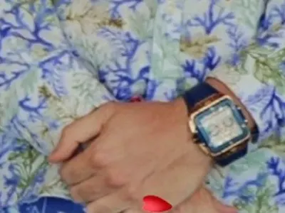 На Даниела й светнаха очите: Мартин с часовници за 130 бона (СНИМКИ)