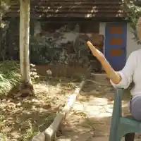 Нешка проходи 2 месеца след  сакатлък в двора