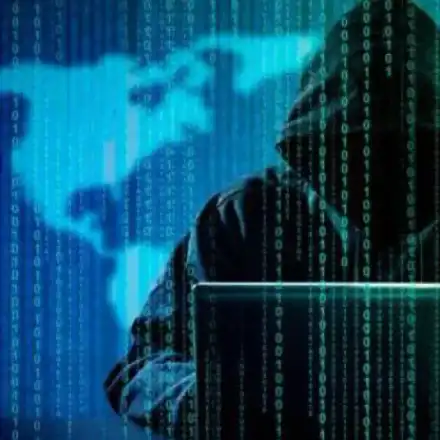 Newsweek: Анонимни хакери твърдят, че са публикували 10 терабайта секретни данни за Русия и Тръмп