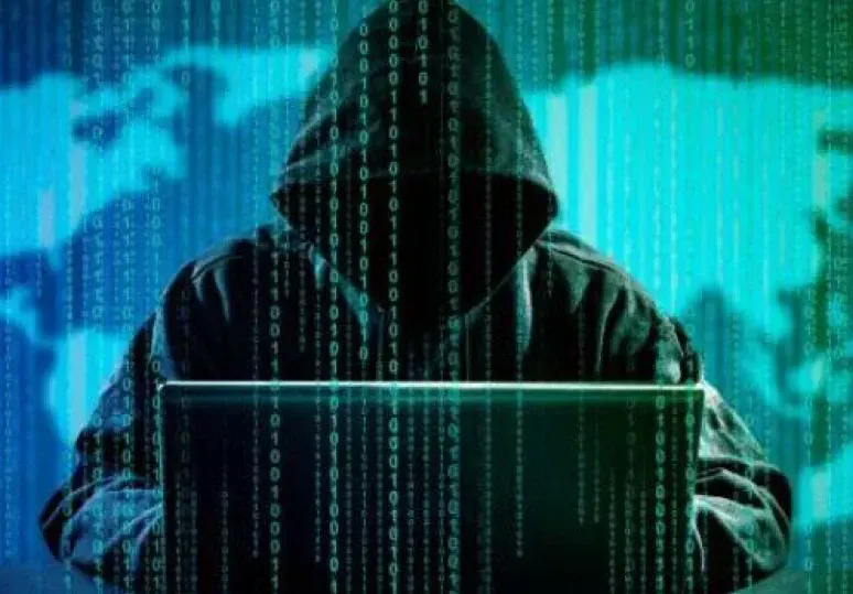 Newsweek: Анонимни хакери твърдят, че са публикували 10 терабайта секретни данни за Русия и Тръмп