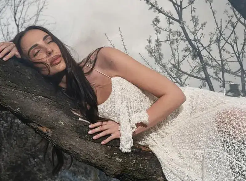 Николета Лозанова подарява дръвчета