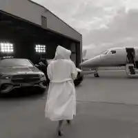 Николета Лозанова подарява дръвчета