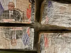 Пакетите кокаин с лика на Путин – част от откраднатите 160 кила дрога 