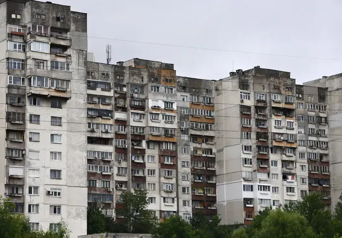 Панелките гонят по цени тухлените жилища