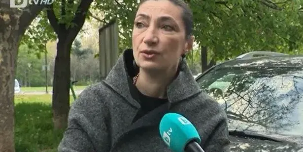 Паяк потроши коли с автомобил на актриса
