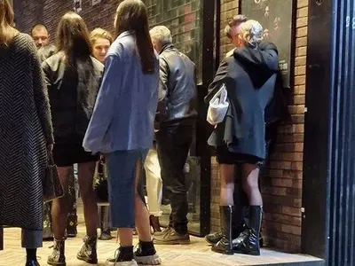 Пламен Димов страстно целува и опипва Радина Кърджилова на улицата (Папарашки СНИМКИ)