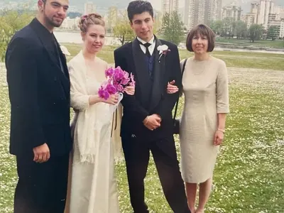 ПОТРЕС!! Линда се радва на сребърната си сватба с Кирил Петков, а той дори не реагира! (+ МНОГОЗНАЧИТЕЛНИ СНИМКИ)