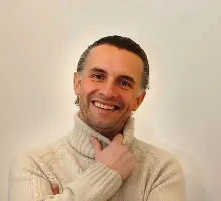 При катастрофа с мотора си в София загина тенорът Богомил Спиров