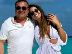 РАЗЧЕКНА СЕ!! Любовницата на Рачков се пусна г@ла в нета от поредната скъпа почивка, която изкрънка от влюбения Митко! (СНИМКИ)