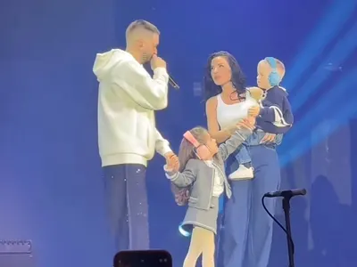 РАЗЧУВСТВАХА МРЕЖАТА!! Криско и Цвети с първа фотосесия с двете си деца! (малкият Дани умили - СНИМКИ)