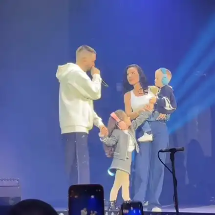 РАЗЧУВСТВАХА МРЕЖАТА!! Криско и Цвети с първа фотосесия с двете си деца! (малкият Дани умили - СНИМКИ)