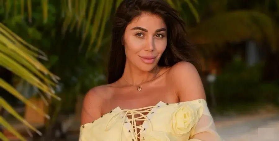 Разкритие: Ето с кого замина Даниела на Малдивите срещу 10 бона