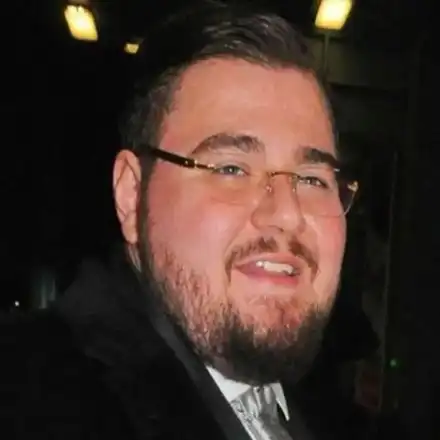 ШОК!! Гущеров отива със социални работници при Светлана: Децата му ядат остатъци, а тя пръска парите за коли и ресторанти! (СНИМКИ)