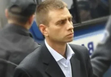 Скандалният ЧСИ Галин Костов, замесен в кражбата на апартамента на баба Янка, е лежал в затвора за убийство