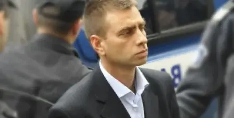 Скандалният ЧСИ Галин Костов, замесен в кражбата на апартамента на баба Янка, е лежал в затвора за убийство