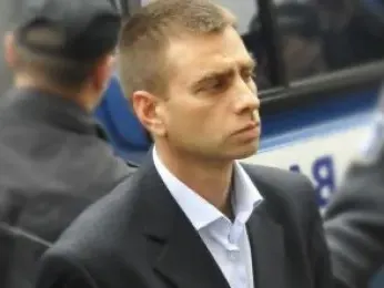 Скандалният ЧСИ Галин Костов, замесен в кражбата на апартамента на баба Янка, е лежал в затвора за убийство
