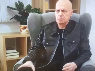 Слави остава начело на „Има такъв народ“