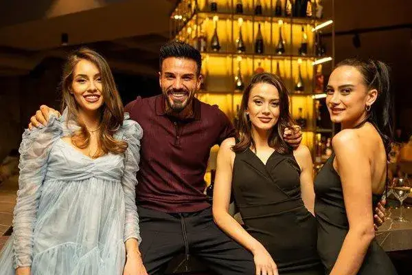 След като отсвири щерката на Ванко 1: Джизъса налази бившата на Ицо Стоте манекенки