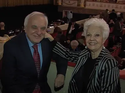 Театърът на Лучано Павароти на крака пред Пламен Карталов