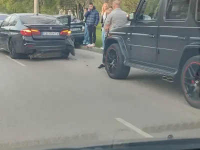 Тежка верижна катастрофа с луксозни возила край Южния парк СНИМКИ