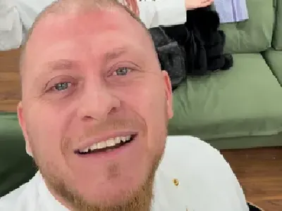 Ужас! Даниел Бачорски се гаври с млади чистачки. Мошеникът от „Хелс Китчън“ е абсолютното дъно и на морала, и на бизнеса