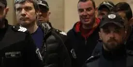 Вандалите от „Възраждане“ се измъкват с условни присъди за погрома в центъра на София