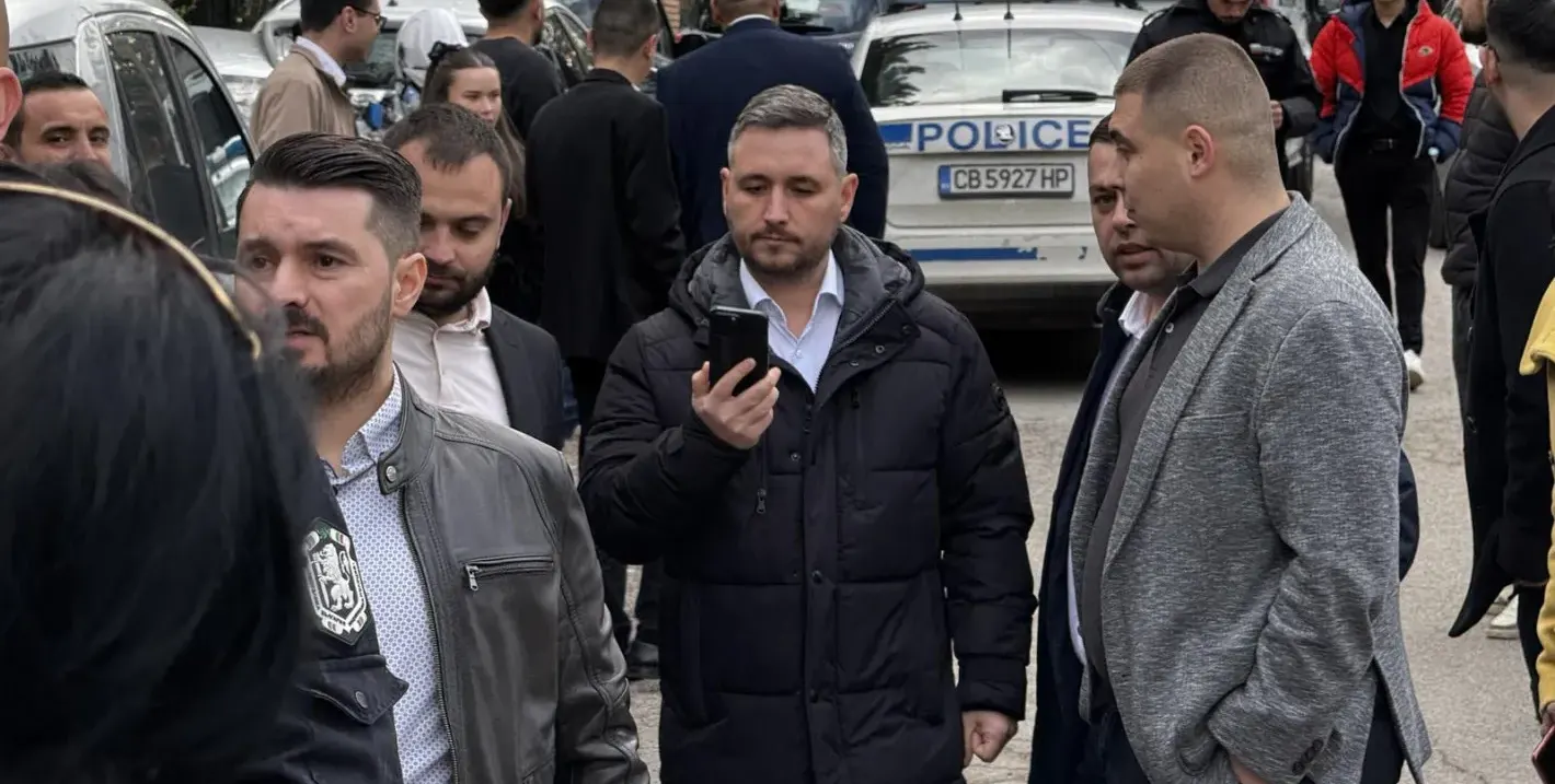 Вандалщина! Доган и дерибеите му нахлуха в бившите Боянски сараи. Готвят бунтове (СКАНДАЛНИ СНИМКИ И ВИДЕО)