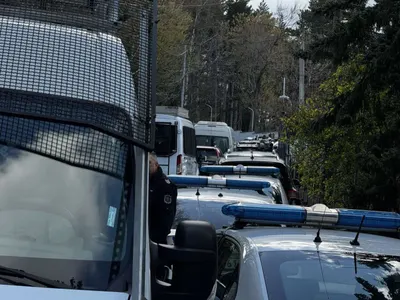 Вандалщина! Доган и дерибеите му нахлуха в бившите Боянски сараи. Готвят бунтове (СКАНДАЛНИ СНИМКИ И ВИДЕО)