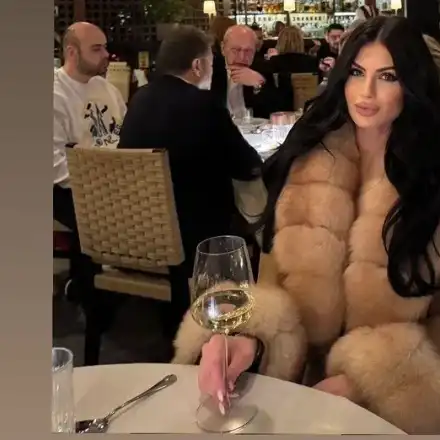 Венцислава Тафкова празнува именден в Истанбул с топ турски звезди (СНИМКИ)